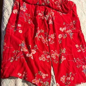 Taylor & Sage Red Floral Women's Bermudas